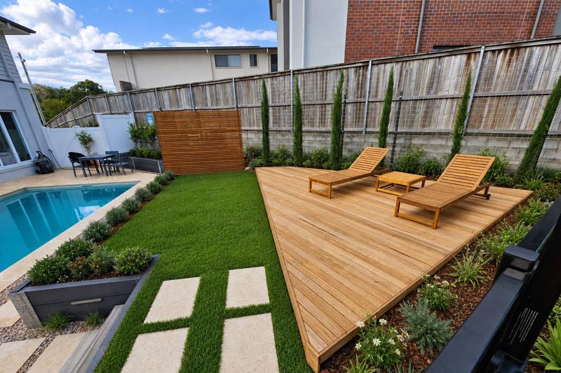 Contemporary outdoor water feature for a Brisbane entertaining area