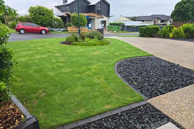 Courtyard outdoor living space — completed landscaping project